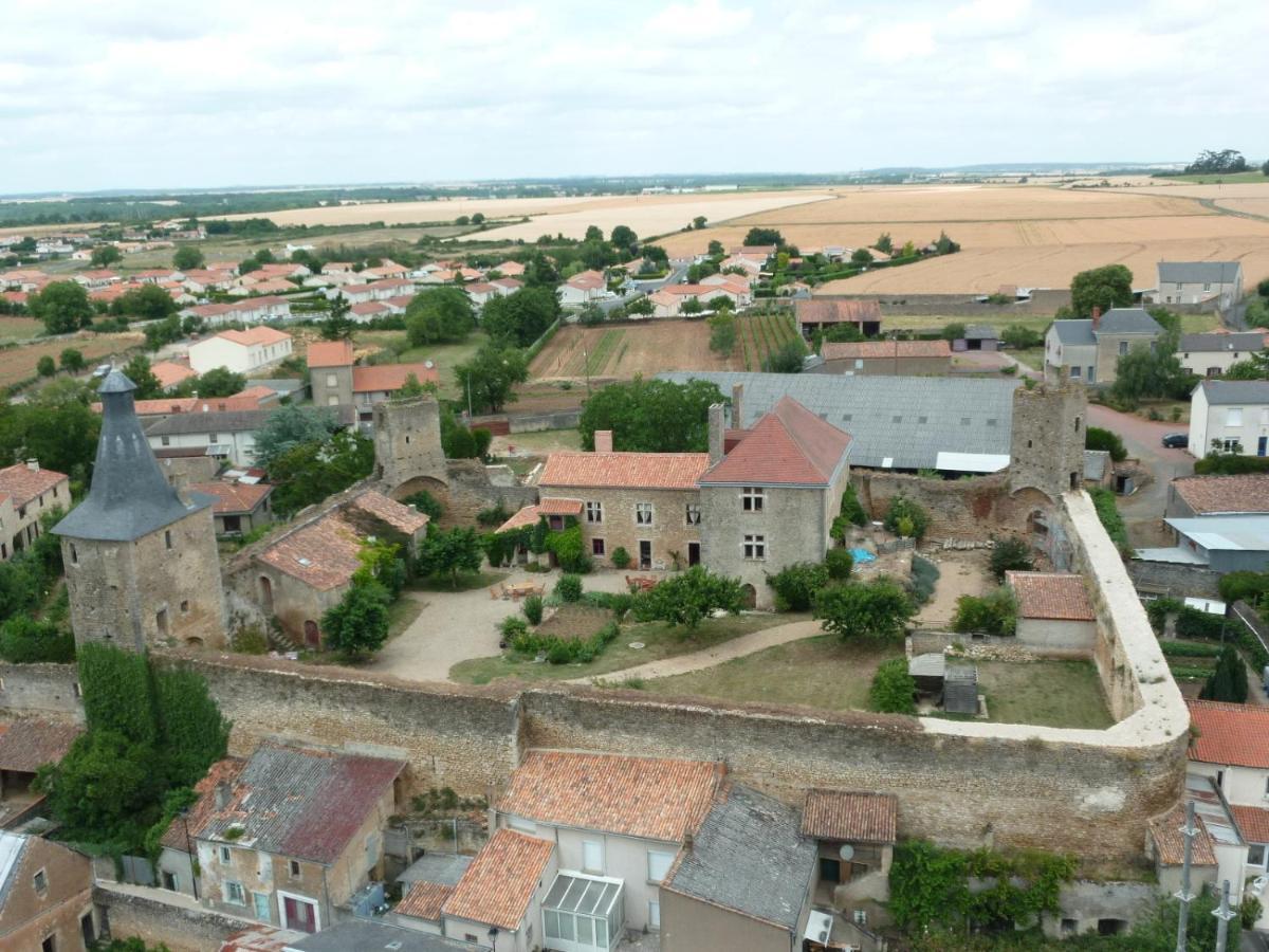 Airvault Le Vieux Chateau מראה חיצוני תמונה
