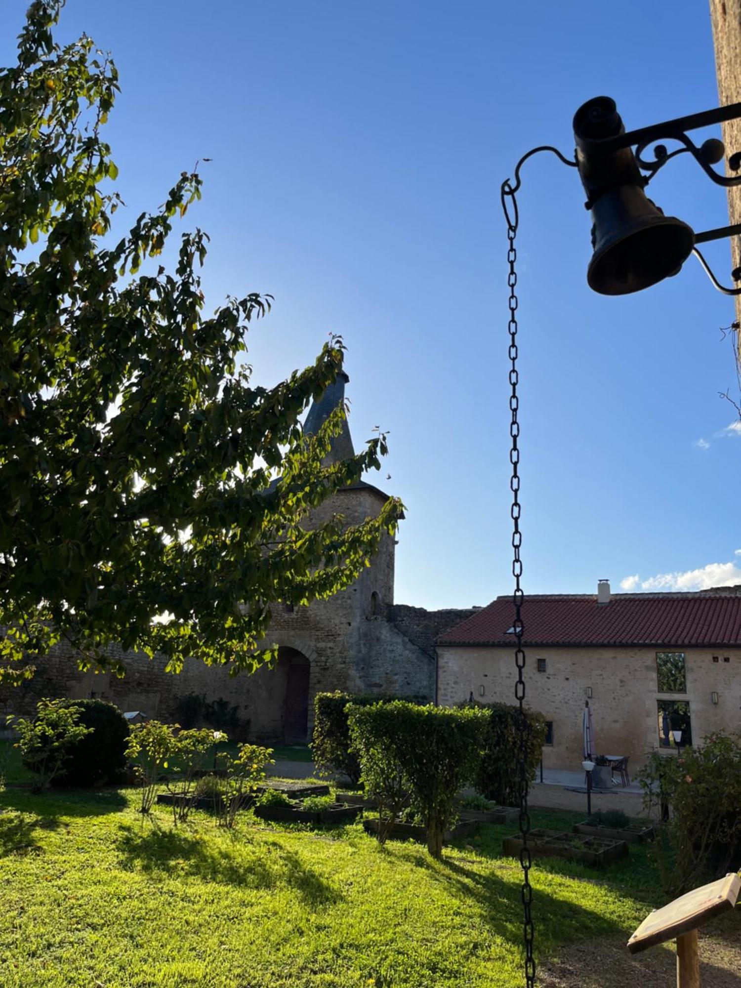 Airvault Le Vieux Chateau מראה חיצוני תמונה