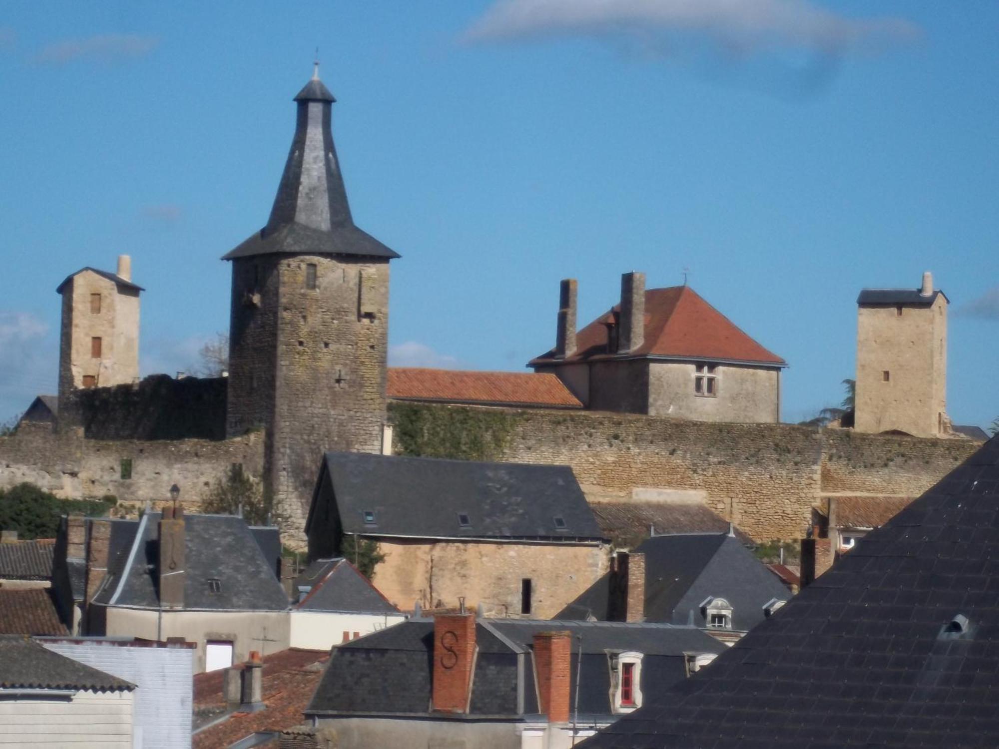 Airvault Le Vieux Chateau מראה חיצוני תמונה