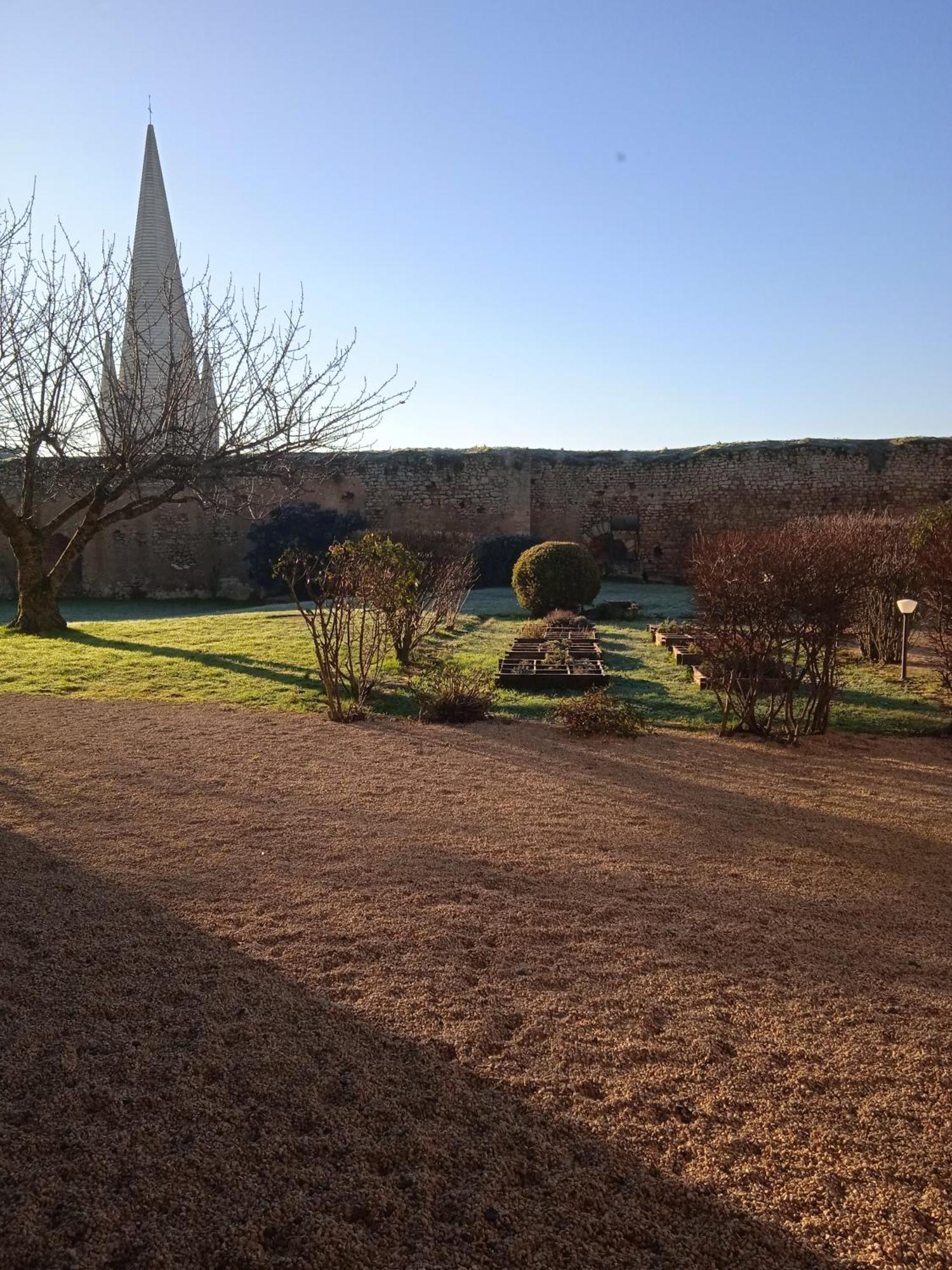 Airvault Le Vieux Chateau מראה חיצוני תמונה