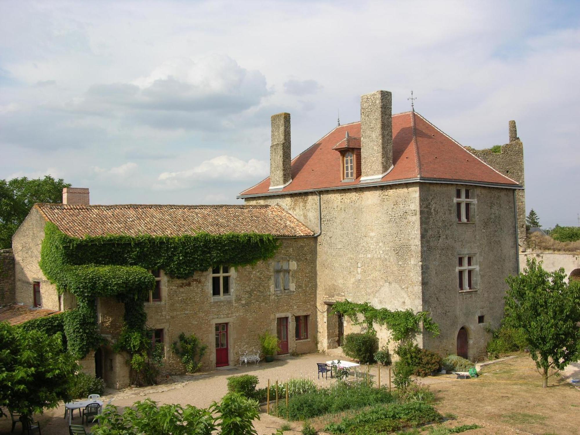 Airvault Le Vieux Chateau מראה חיצוני תמונה