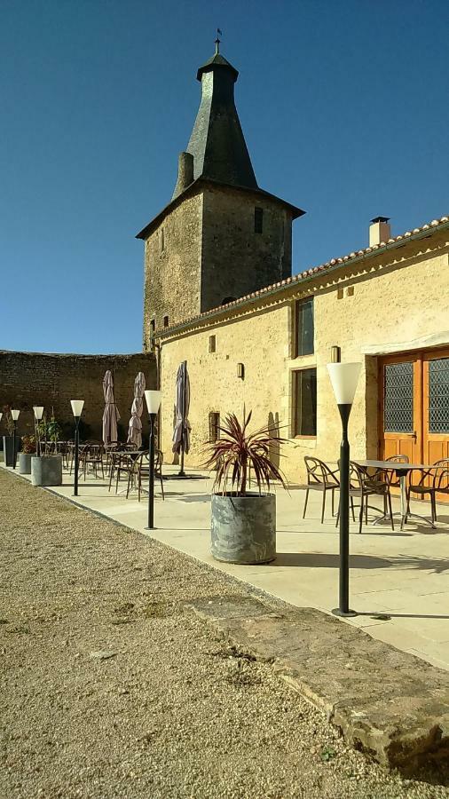 Airvault Le Vieux Chateau מראה חיצוני תמונה